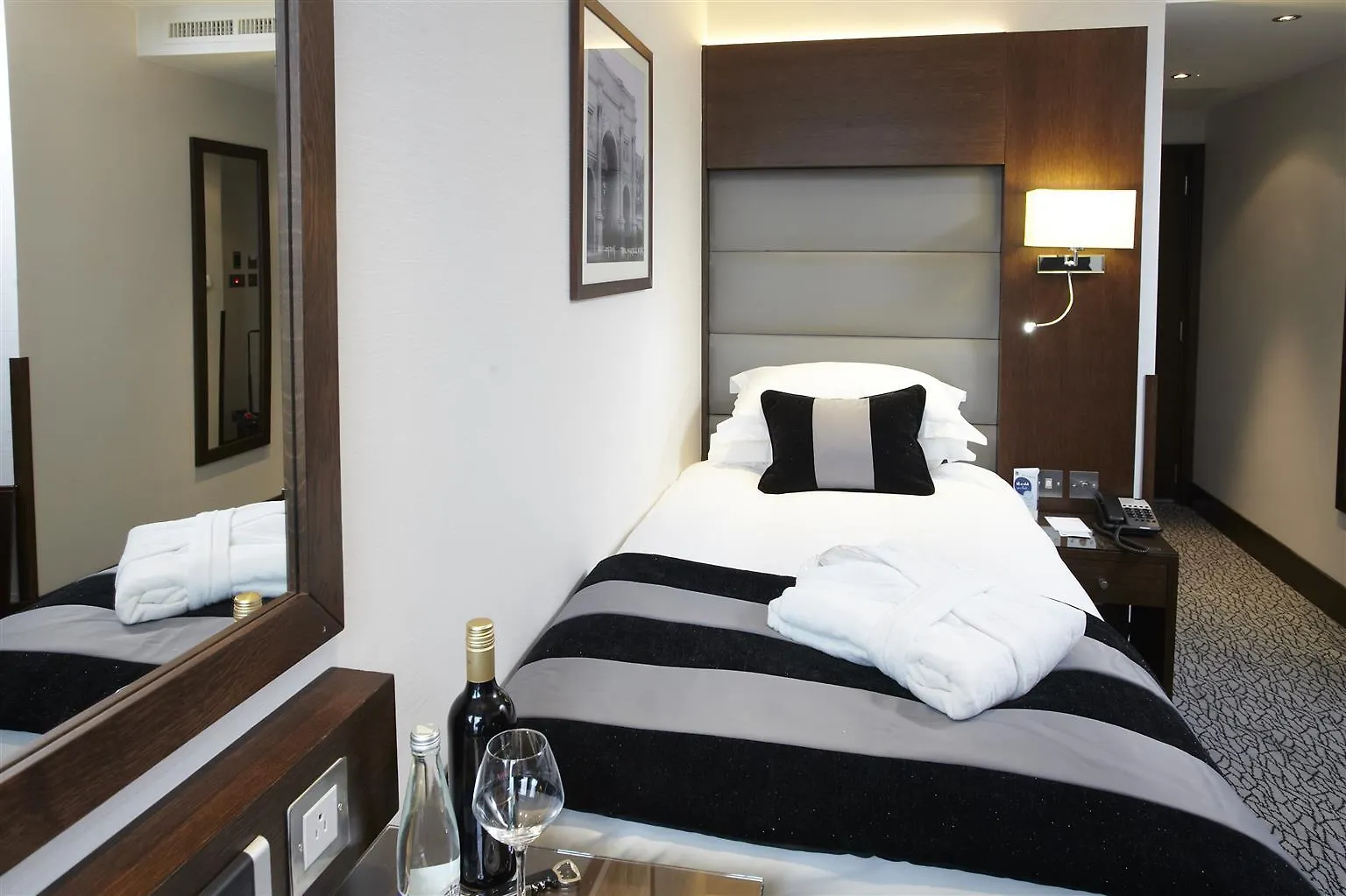Park Grand Heathrow Hotel Hounslow 4*,