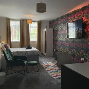 luxury-studio-apartment-near-birmingham-citycentre.hotelsin-nottingham.com/