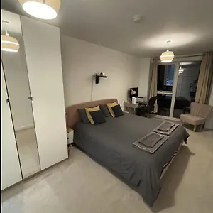 Wonderful En-suite Bedroom - With Bruno Homestay