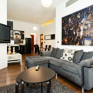 2-bed-flat-near-town-centre.tophotelsbath.com/