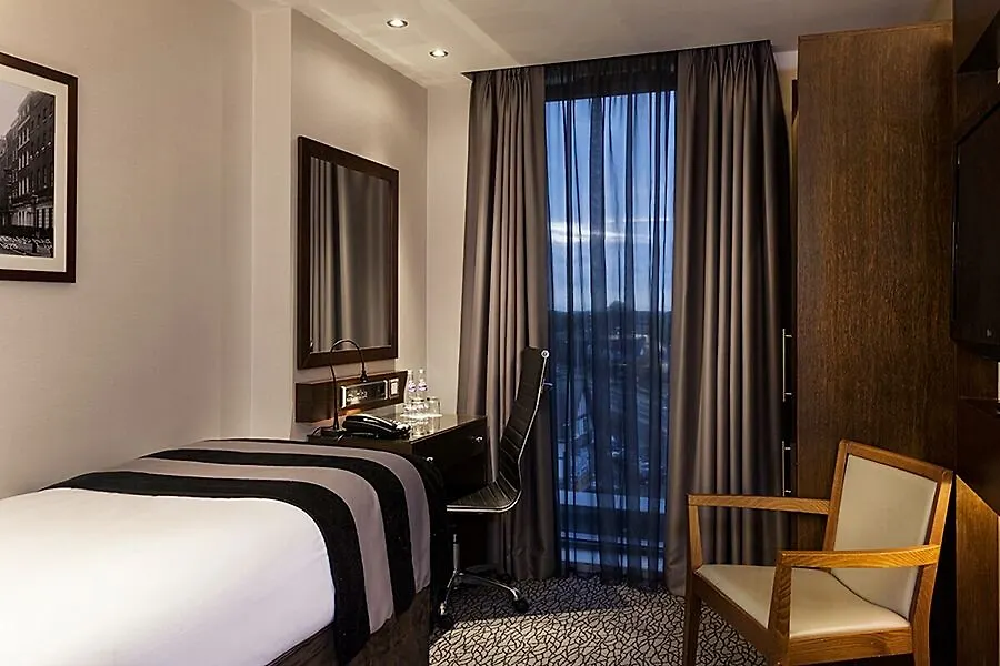 Park Grand Heathrow Hotel Hounslow 4*,