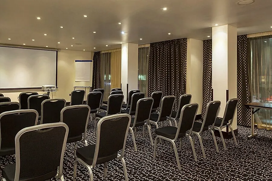 Park Grand Heathrow Hotel Hounslow